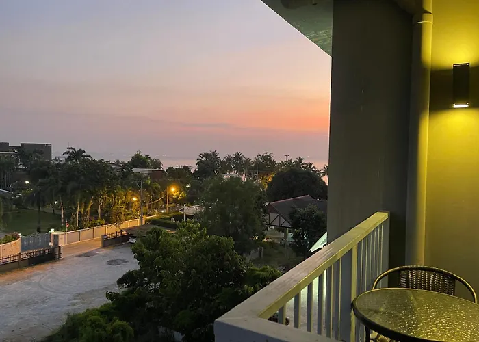 The Patio Bangsaen Miracle Seaview
