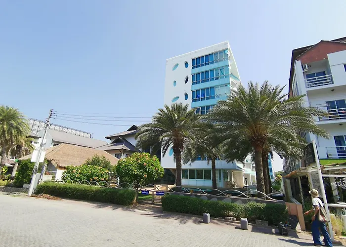 The Beach Bangsaen Condo Sea View Room 327-62 Top Floor-Free Netflix