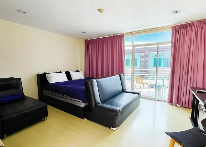 The Beach Bangsaen Condo 327/30